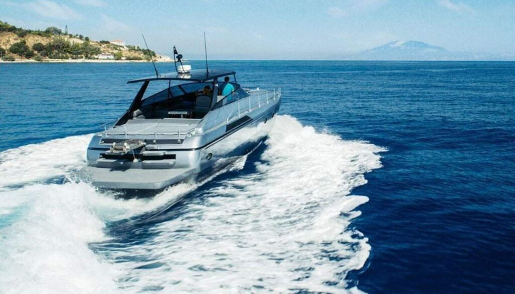 4yot-myc-eazyblue-pershing-40-mykonos-membership-yachting-club-040-xl