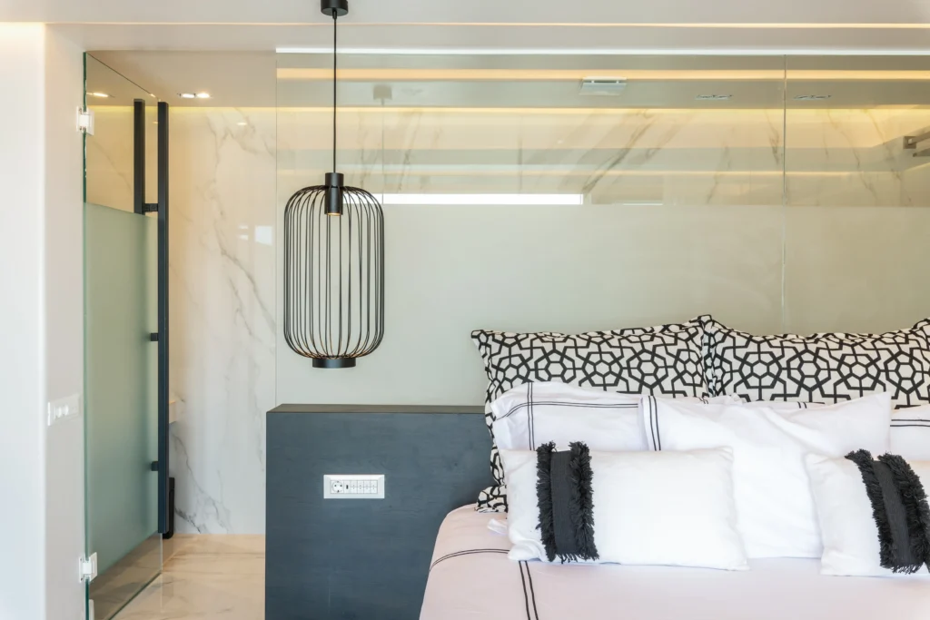 Main Unit [right building] guesthouse _ Suite 4 (1)