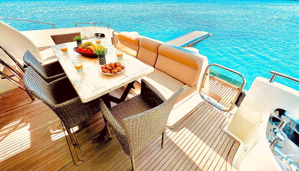 azimut-58-eazyblue-4yot-yacht-charter-030-xl