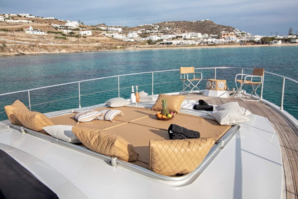 eazyblue-4yot-membership-yachting-club-ferretti-58-64-mykonos-060-xl