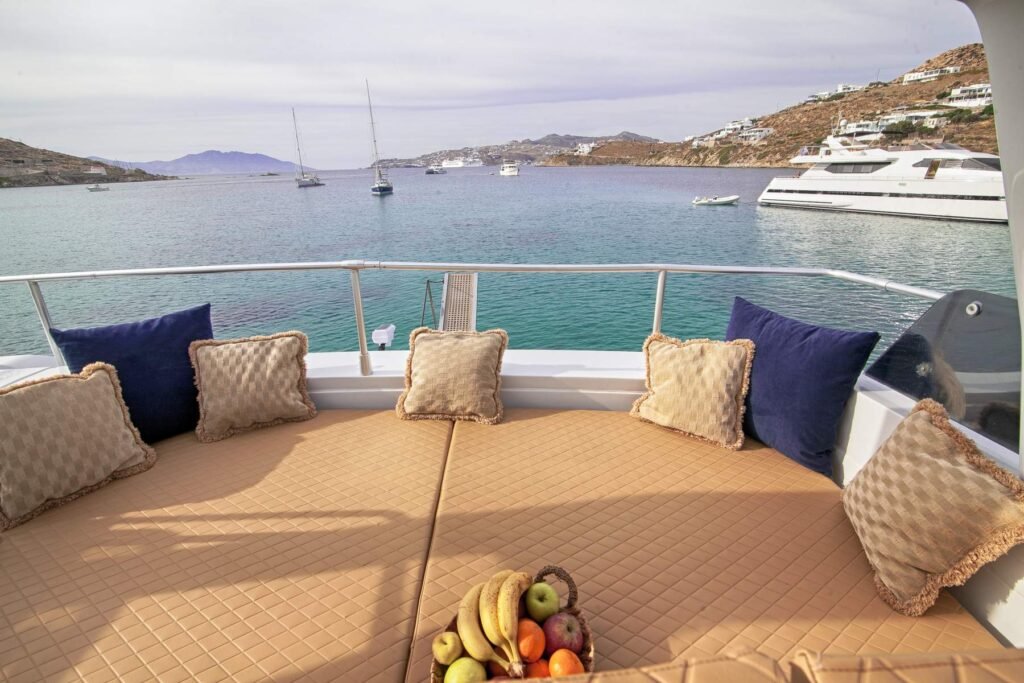 eazyblue-4yot-membership-yachting-club-ferretti-58-64-mykonos-110-xl
