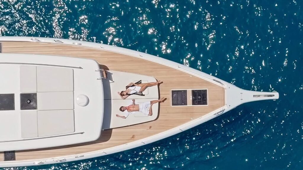 myc-4yot-eazyblue-omikron-yacht-030-xl