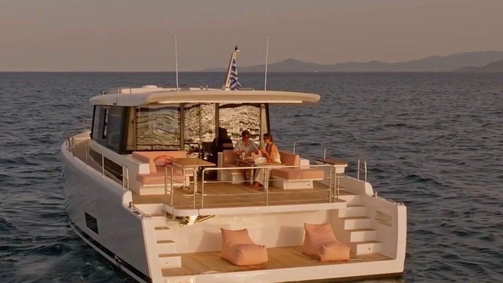 myc-4yot-eazyblue-omikron-yacht-140-xl