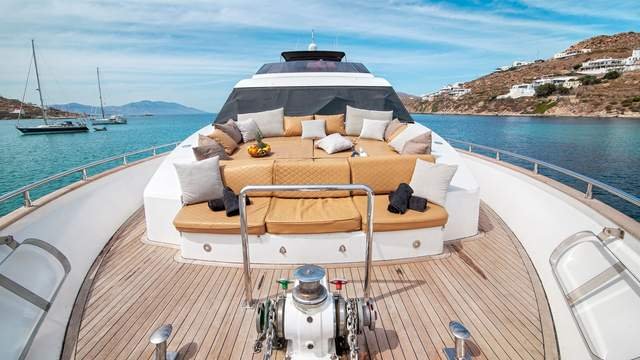 myc-myc-eazyblue-super-phantom-85-mykonos-membership-yachting-club-020-m