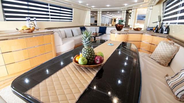 myc-myc-eazyblue-super-phantom-85-mykonos-membership-yachting-club-060-m